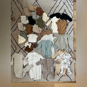 ♥️ Lot of Neutral Newborn Clothes